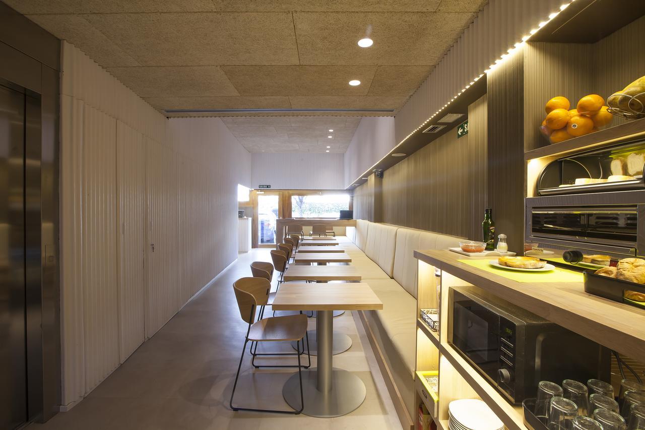 Hotel A Pamplona Bagian luar foto