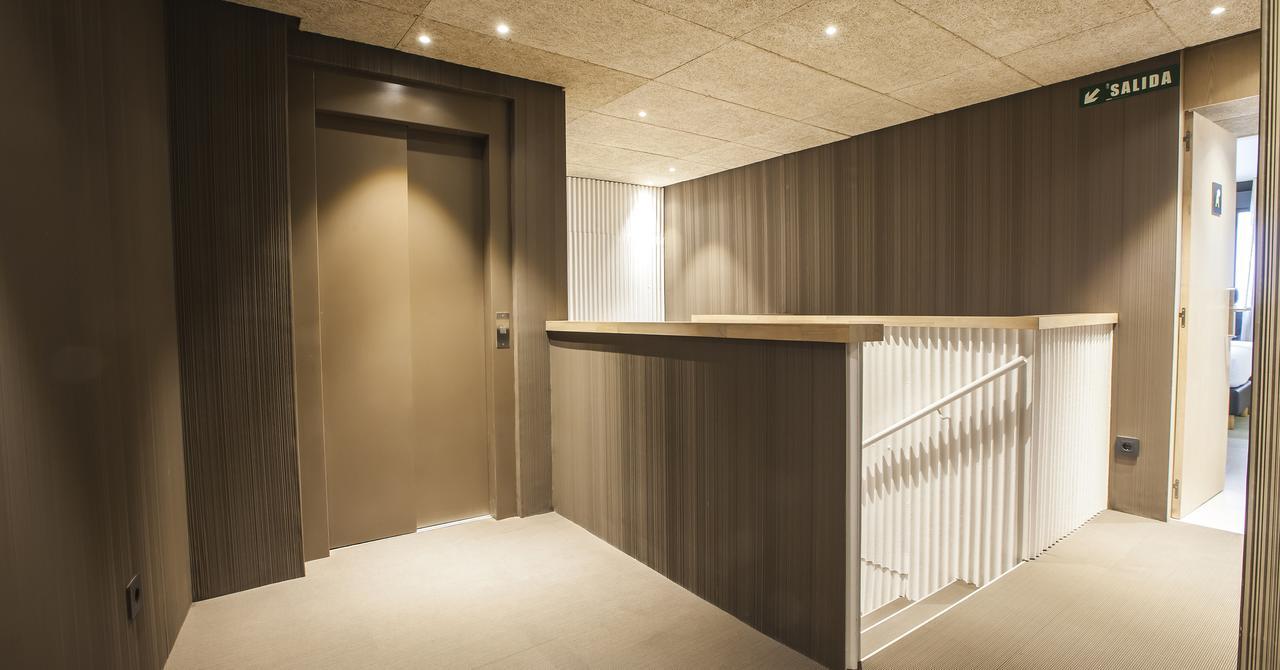 Hotel A Pamplona Bagian luar foto