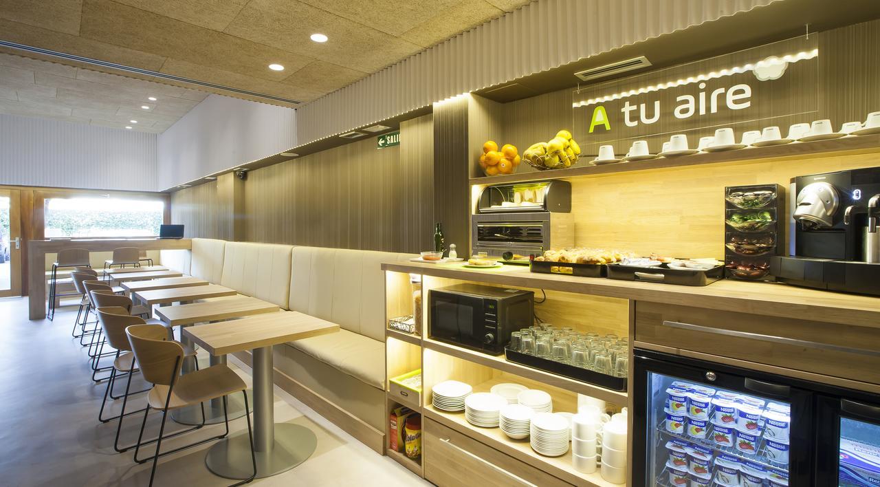 Hotel A Pamplona Bagian luar foto